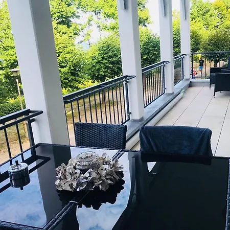 Viktoria Deluxe Direkter Meerblick 아파트